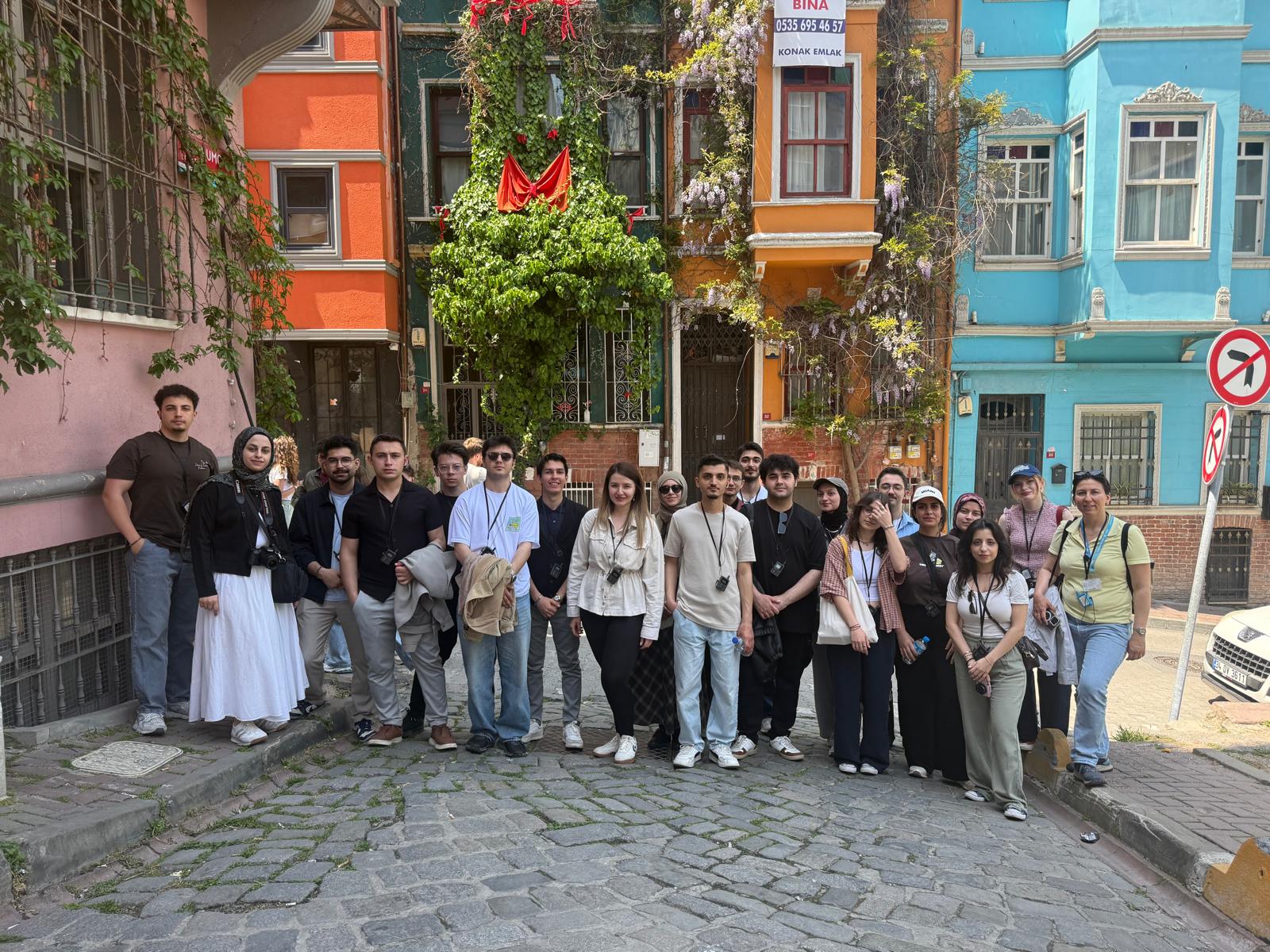 “KÖŞE BUCAK HALİÇ : FENER – BALAT – AYVANSARAY”